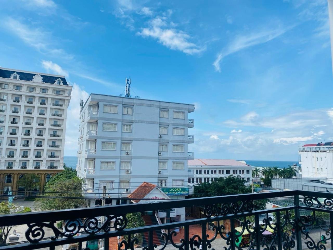 Bien Xanh Hotel Дуонг-Донг Экстерьер фото
