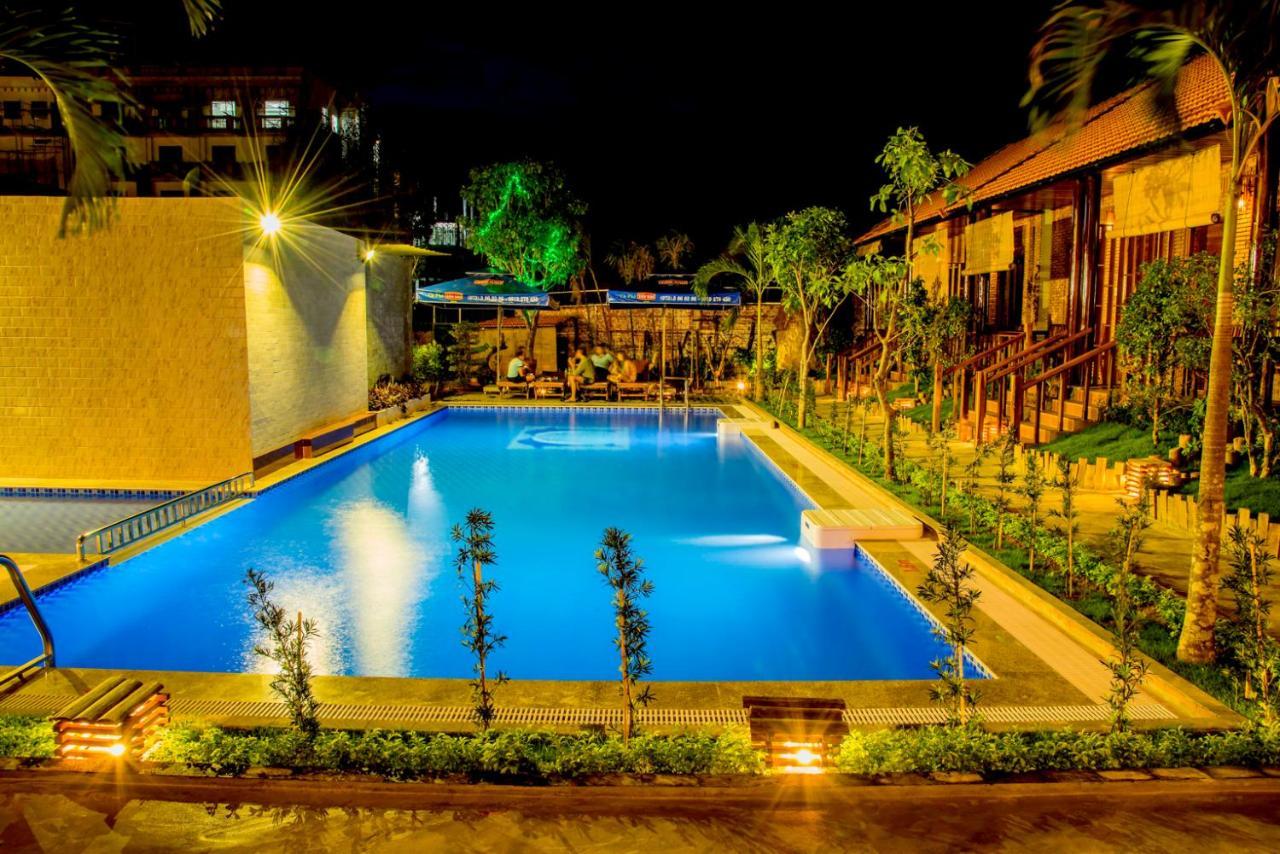 Bien Xanh Hotel Дуонг-Донг Экстерьер фото